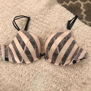 Victoria’s Secret very sexy push up bra